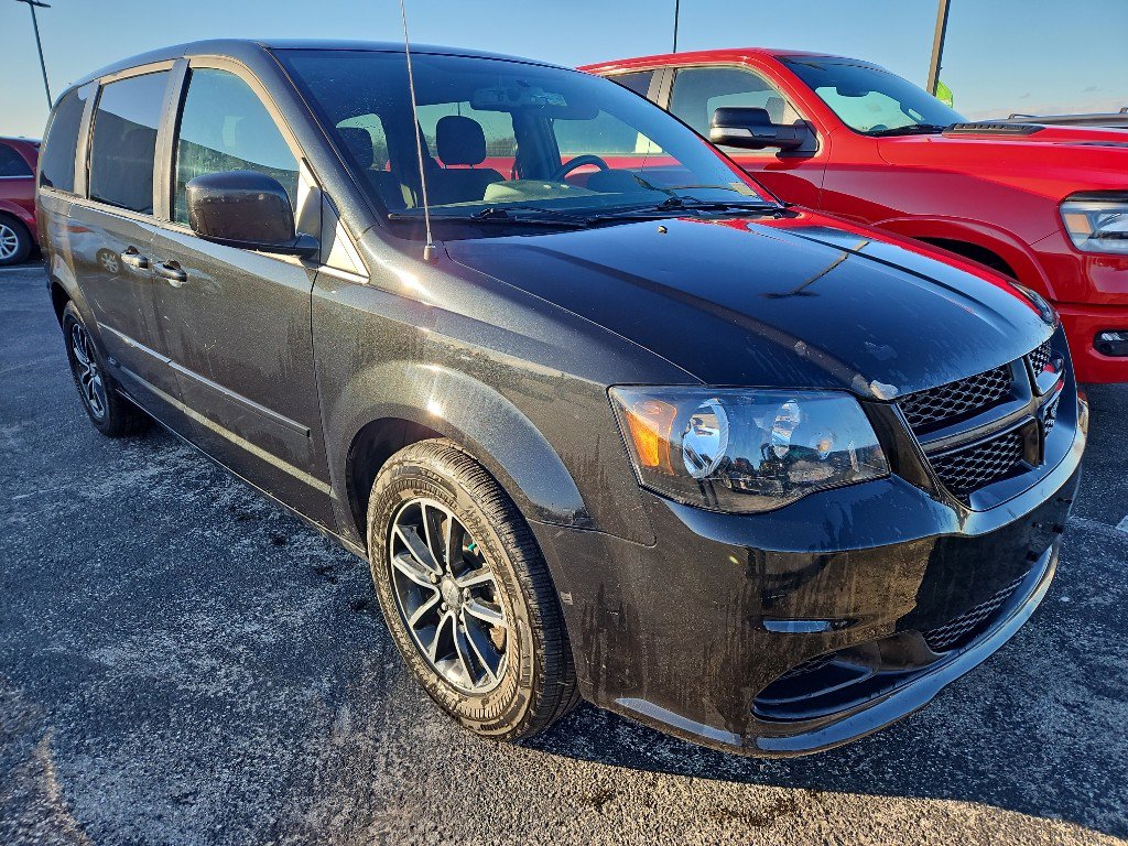Used 2017 Dodge Grand Caravan SE image 3