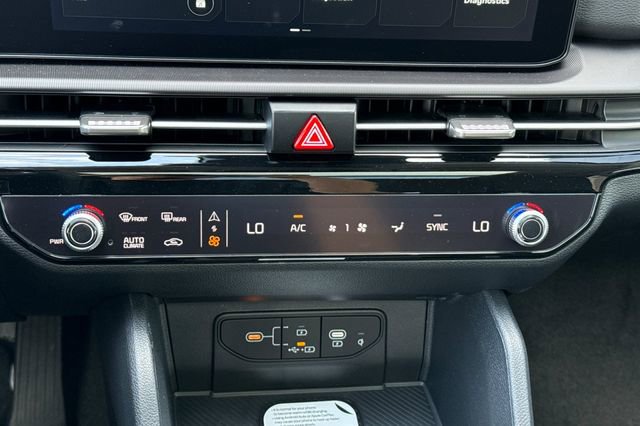 New 2026 Kia Sportage EX FWD image 25