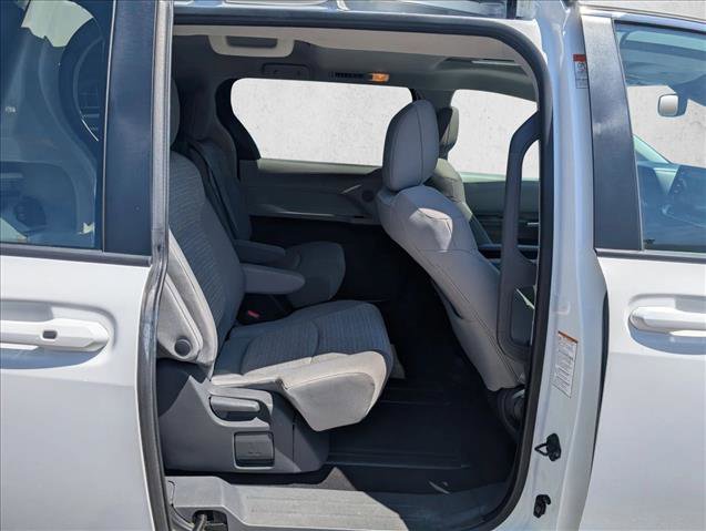 Used 2021 Toyota Sienna LE w/ LE Plus Package AWD/4WD image 16