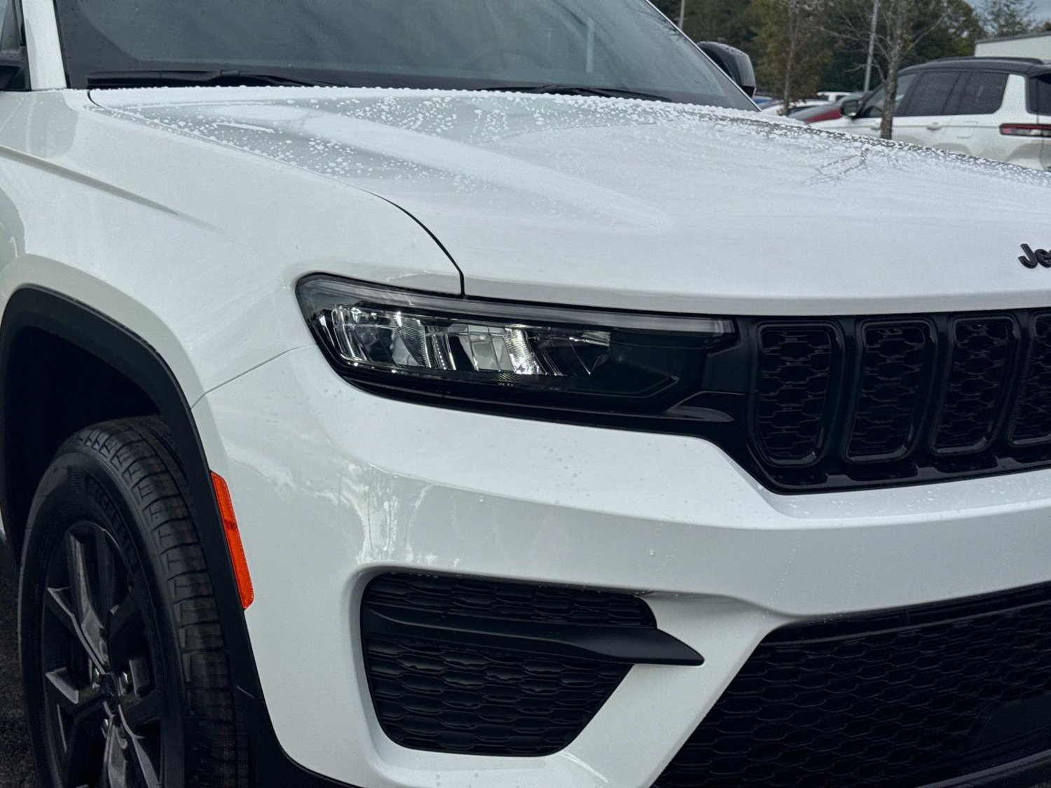 New 2027 Jeep Grand Cherokee Laredo X AWD/4WD image 13