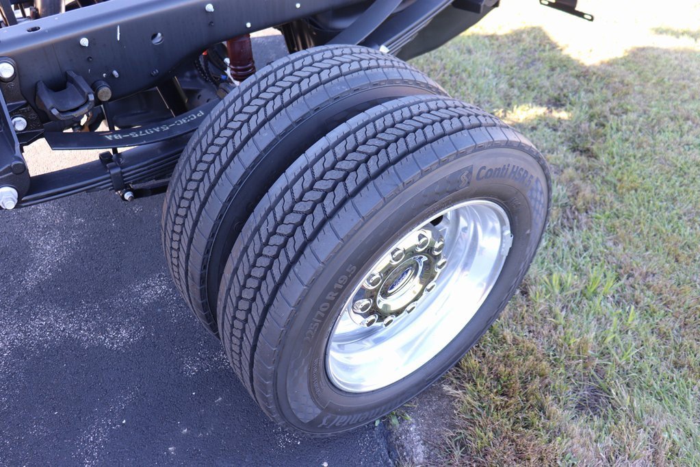 New 2026 Ford F450 XLT w/ XLT Value Package image 13