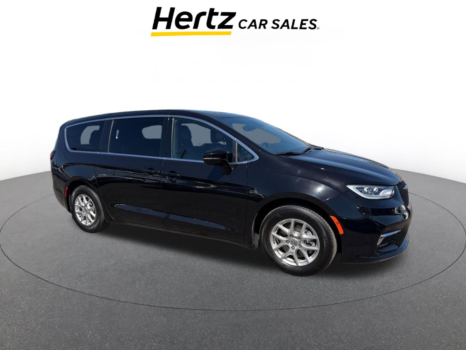 Used 2025 Chrysler Pacifica Select image 1