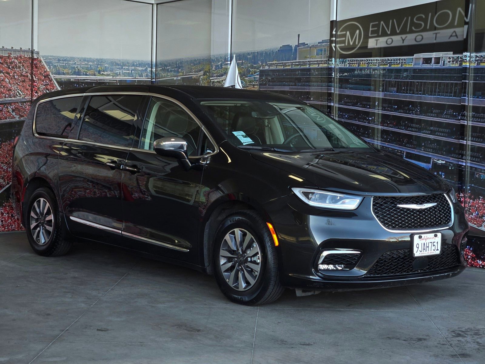 Used 2023 Chrysler Pacifica Limited