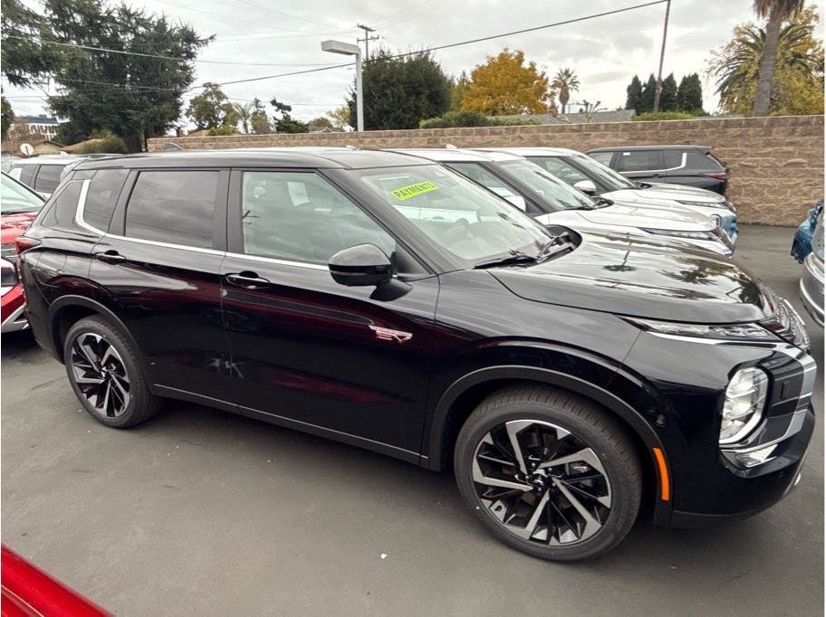 Used 2025 Mitsubishi Outlander SE AWD/4WD image 4