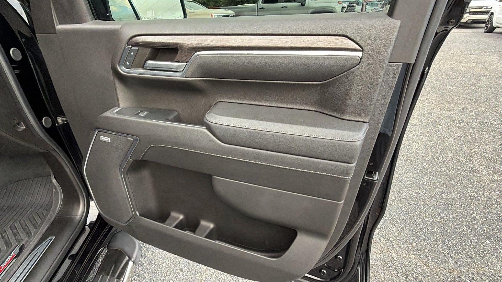 Used 2024 Chevrolet Silverado 1500 LTZ w/ LTZ Premium Package AWD/4WD image 19