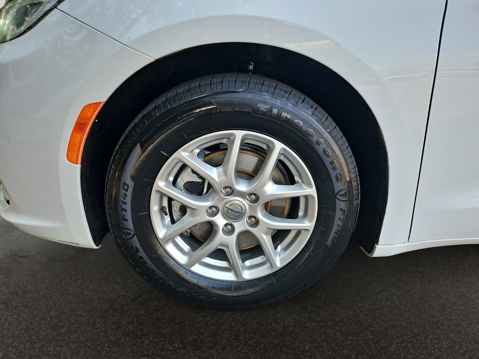 Used 2023 Chrysler Pacifica Touring-L FWD image 40