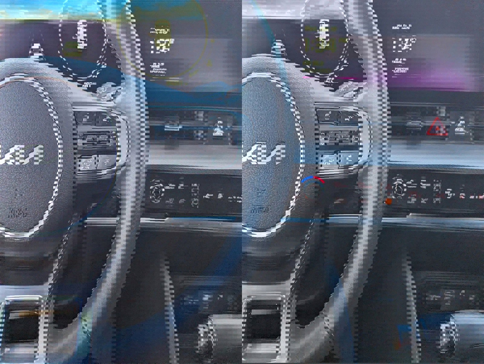 Used 2024 Kia Sportage SX image 23