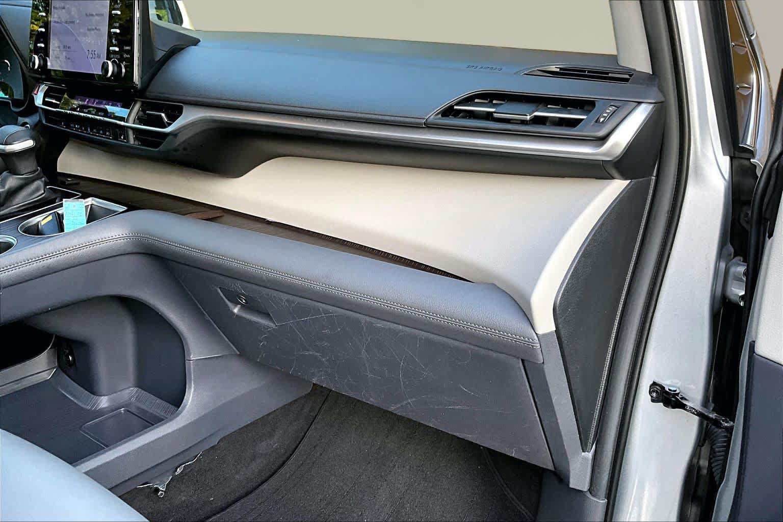 Certified 2023 Toyota Sienna XLE FWD image 19