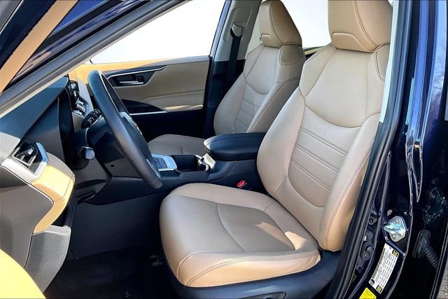 Used 2023 Toyota RAV4 XLE Premium image 21