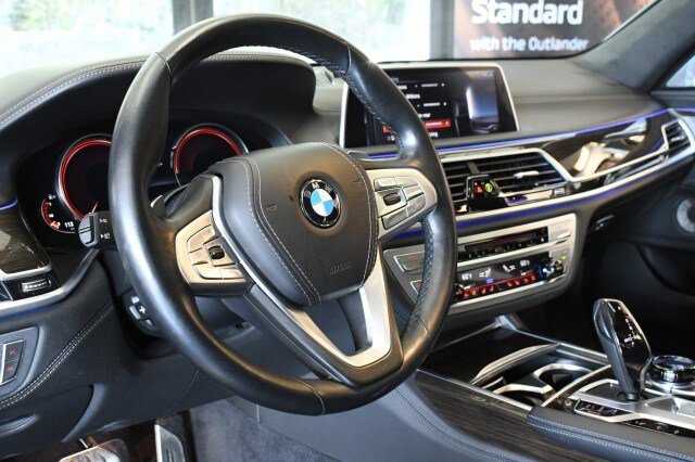 Used 2019 BMW 750i xDrive w/ Executive Package AWD/4WD image 48