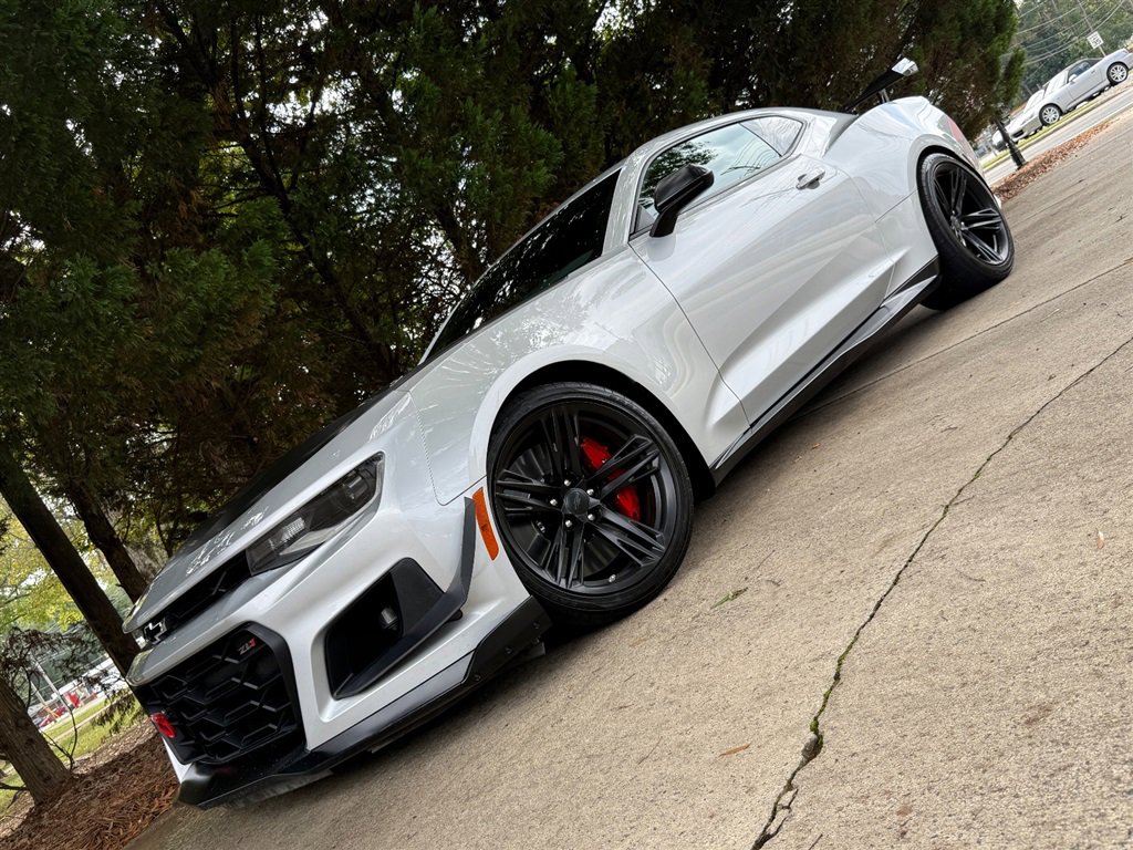 Used 2018 Chevrolet Camaro ZL1 image 3