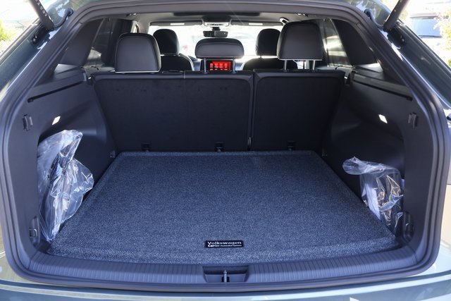 New 2026 Volkswagen Atlas Cross Sport SEL Premium R-Line image 16