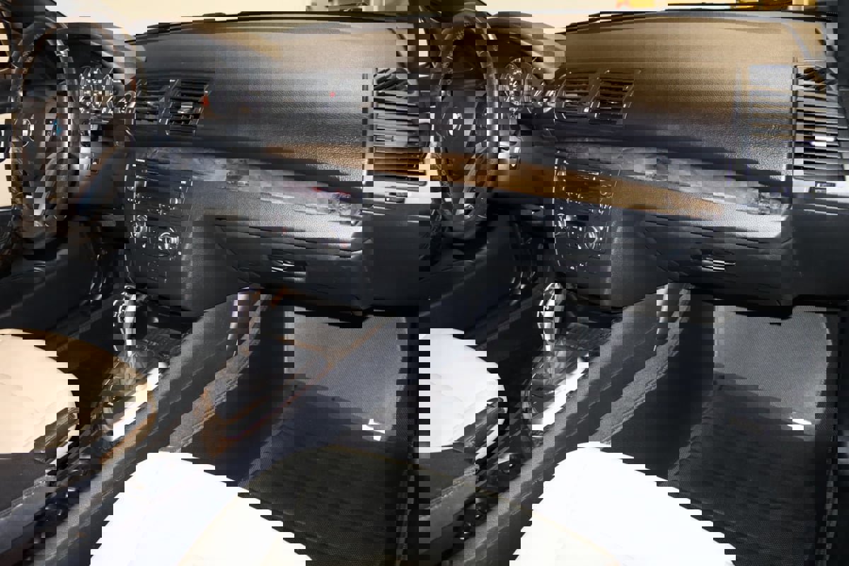 Used 2012 BMW 135i Convertible image 57