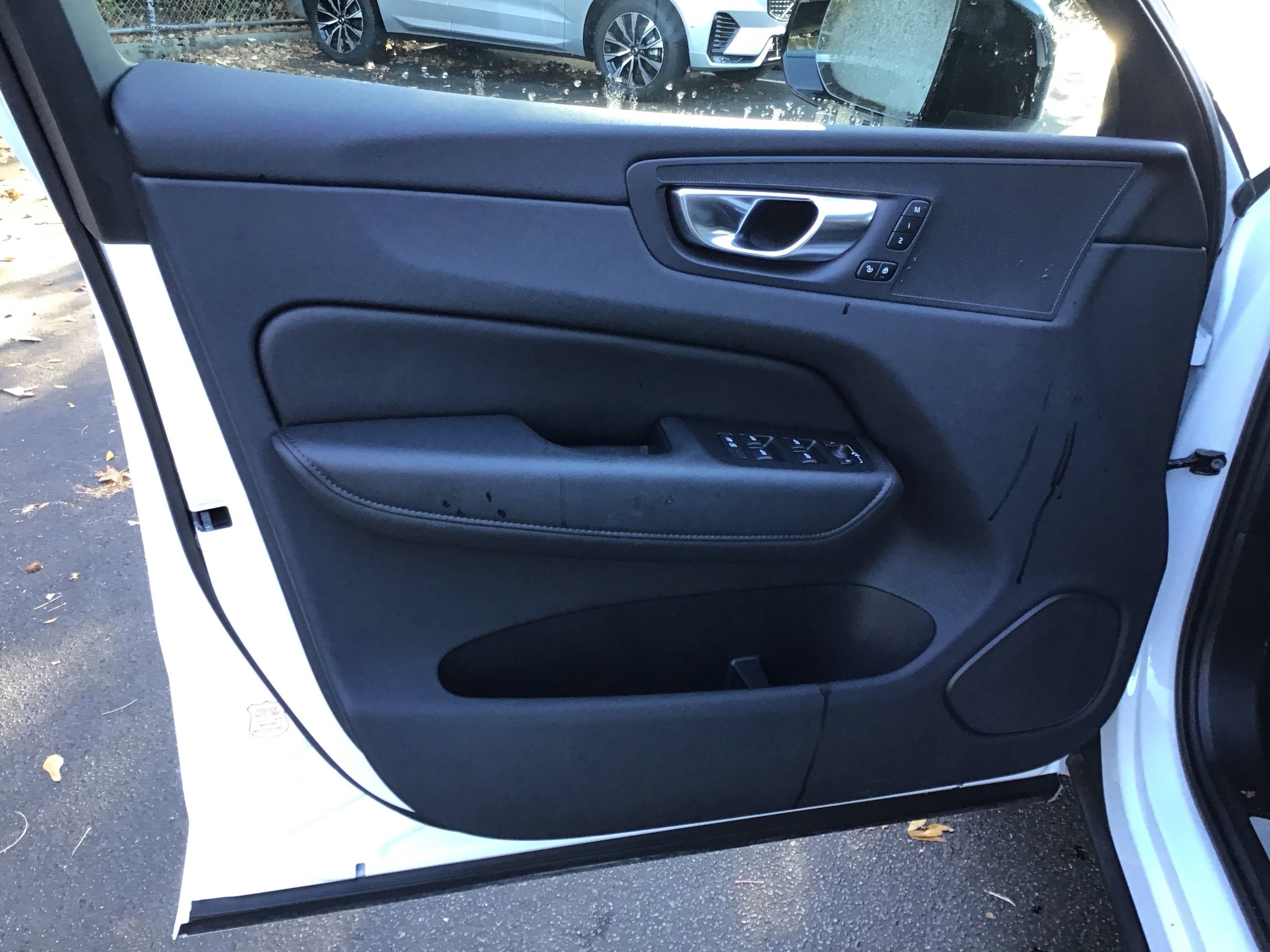 Certified 2025 Volvo XC60 B5 Plus image 14