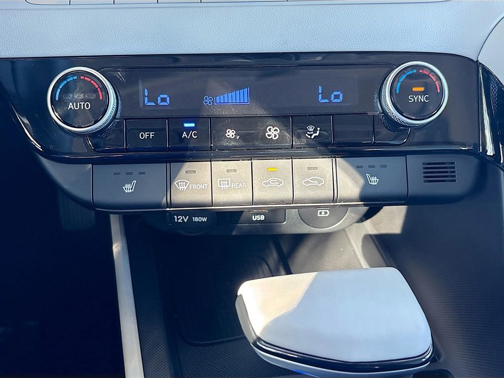 New 2025 Hyundai Elantra Limited w/ Cargo Package image 16