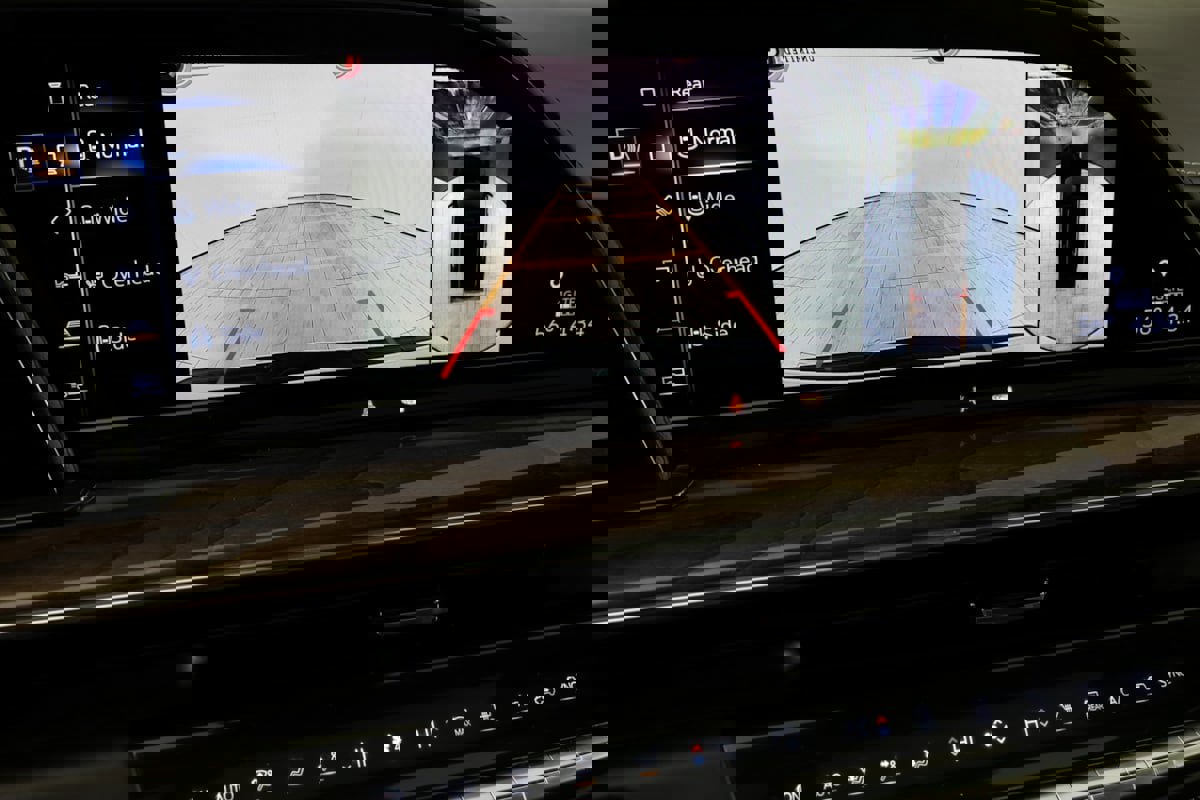 Used 2022 Cadillac Escalade ESV Sport Platinum w/ Heavy-Duty Trailer Package image 7