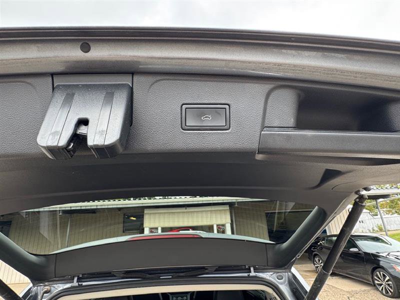 Used 2022 Volkswagen Atlas SEL image 40