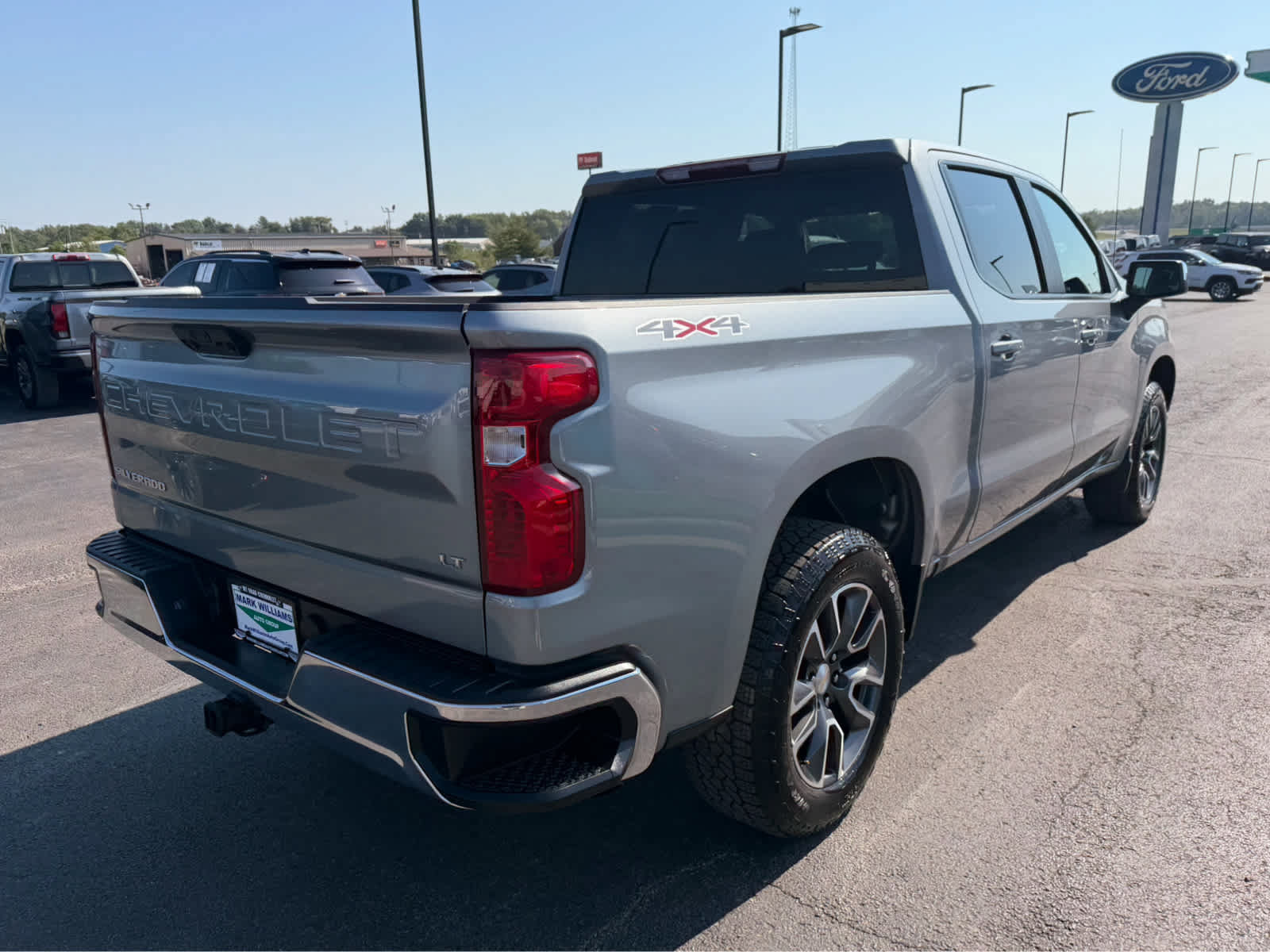Used 2024 Chevrolet Silverado 1500 LT AWD/4WD image 3