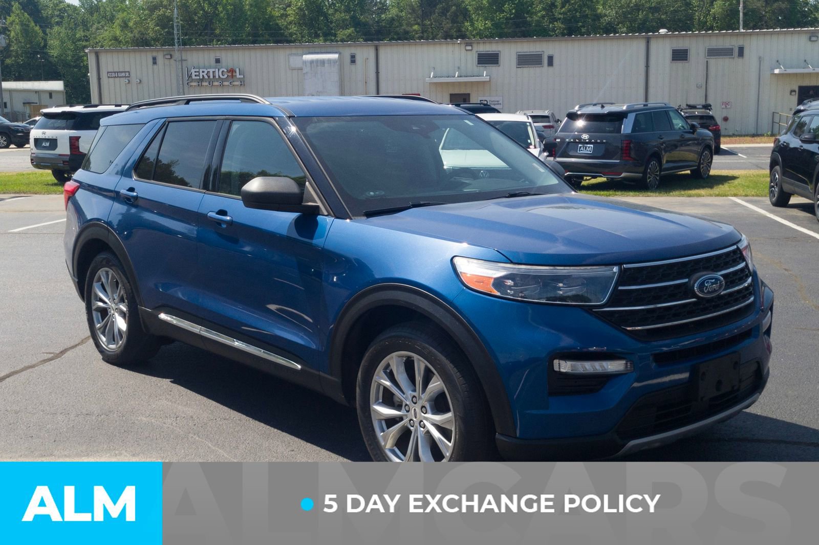 Used 2022 Ford Explorer XLT w/ Equipment Group 202A RWD image 4