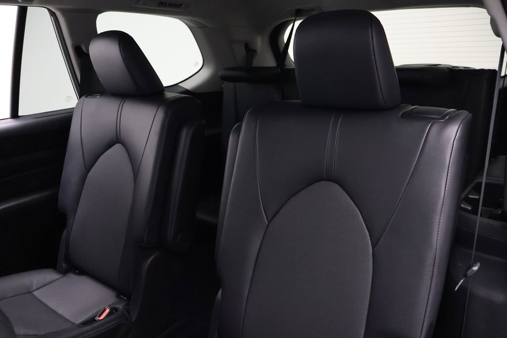 Certified 2025 Toyota Grand Highlander FWD image 18
