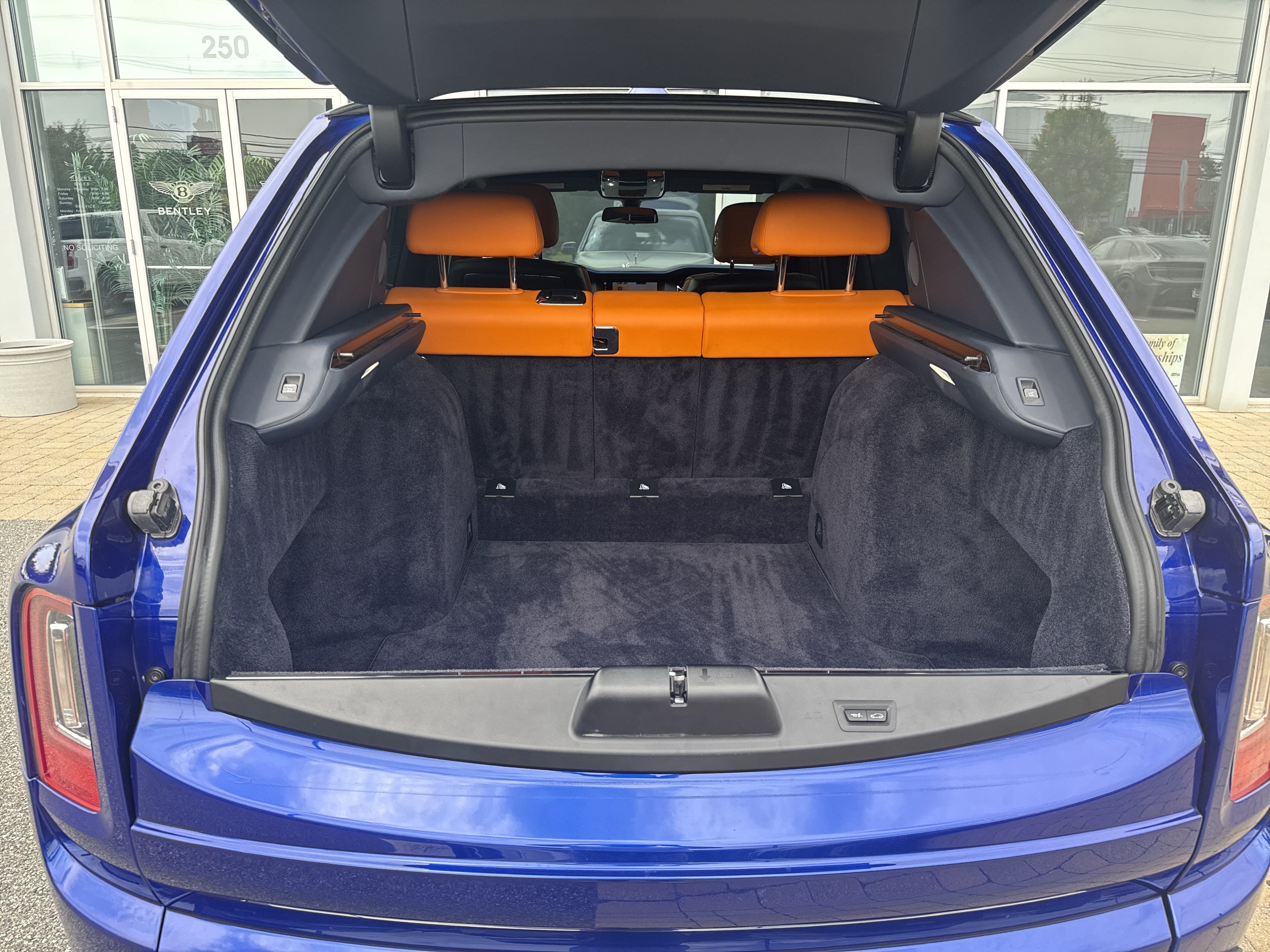 Certified 2021 Rolls-Royce Cullinan AWD/4WD image 28