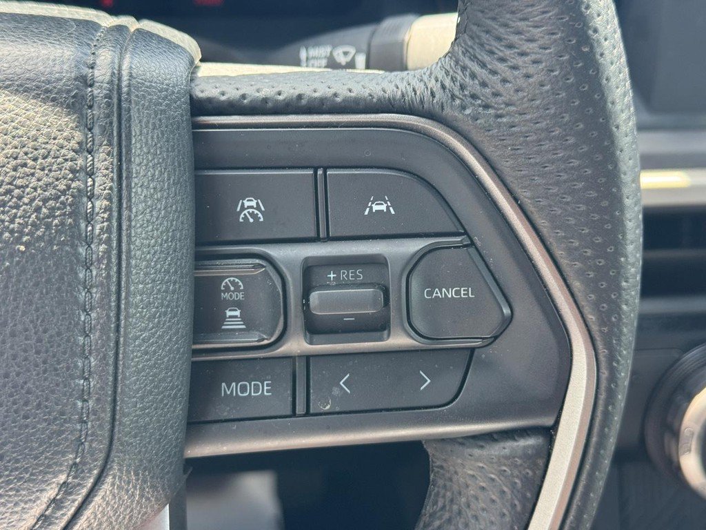 Certified 2024 Toyota Tacoma TRD Off-Road AWD/4WD image 17