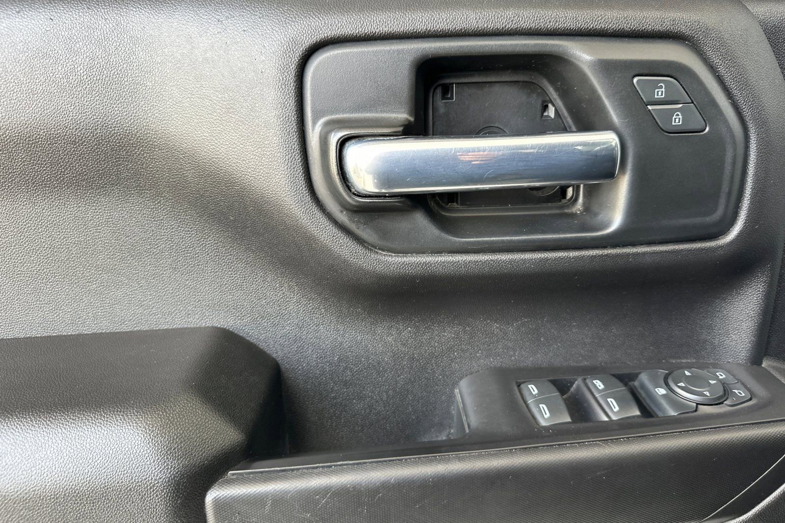 Used 2021 Chevrolet Silverado 1500 Custom image 10