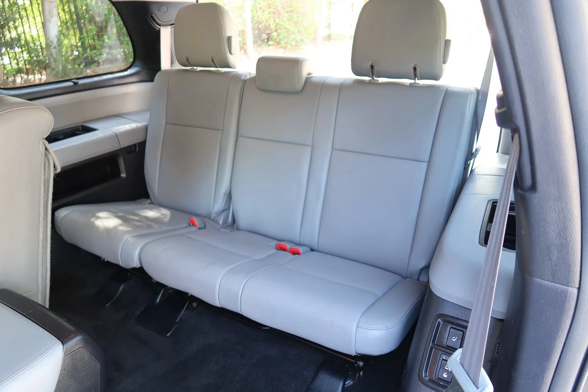 Used 2013 Toyota Sequoia Platinum RWD image 18