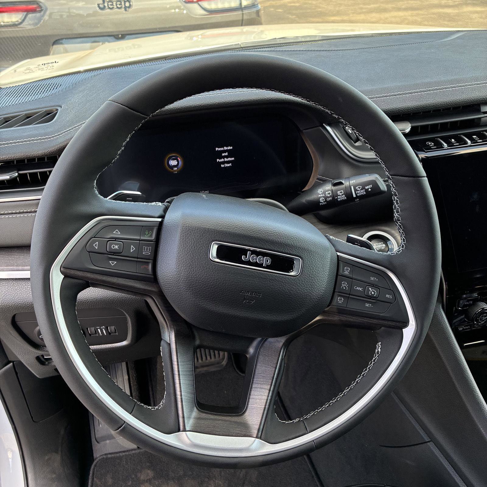 New 2025 Jeep Grand Cherokee L Limited w/ Black Appearance Package image 5