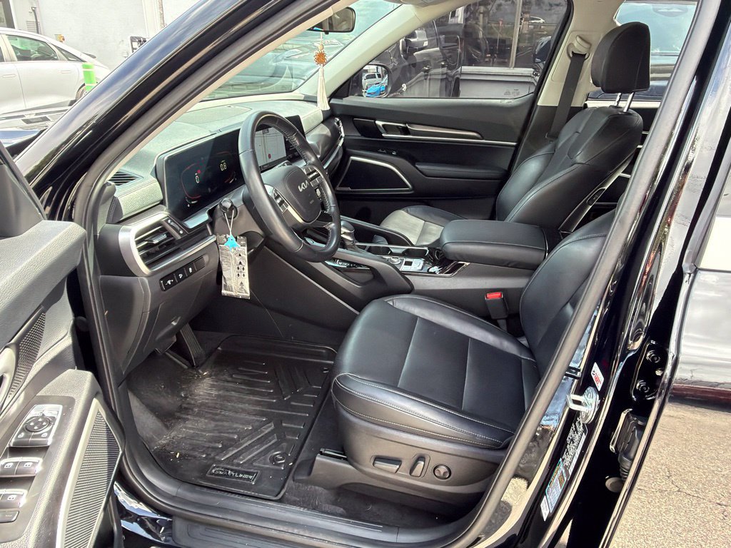 Used 2023 Kia Telluride S AWD/4WD image 9