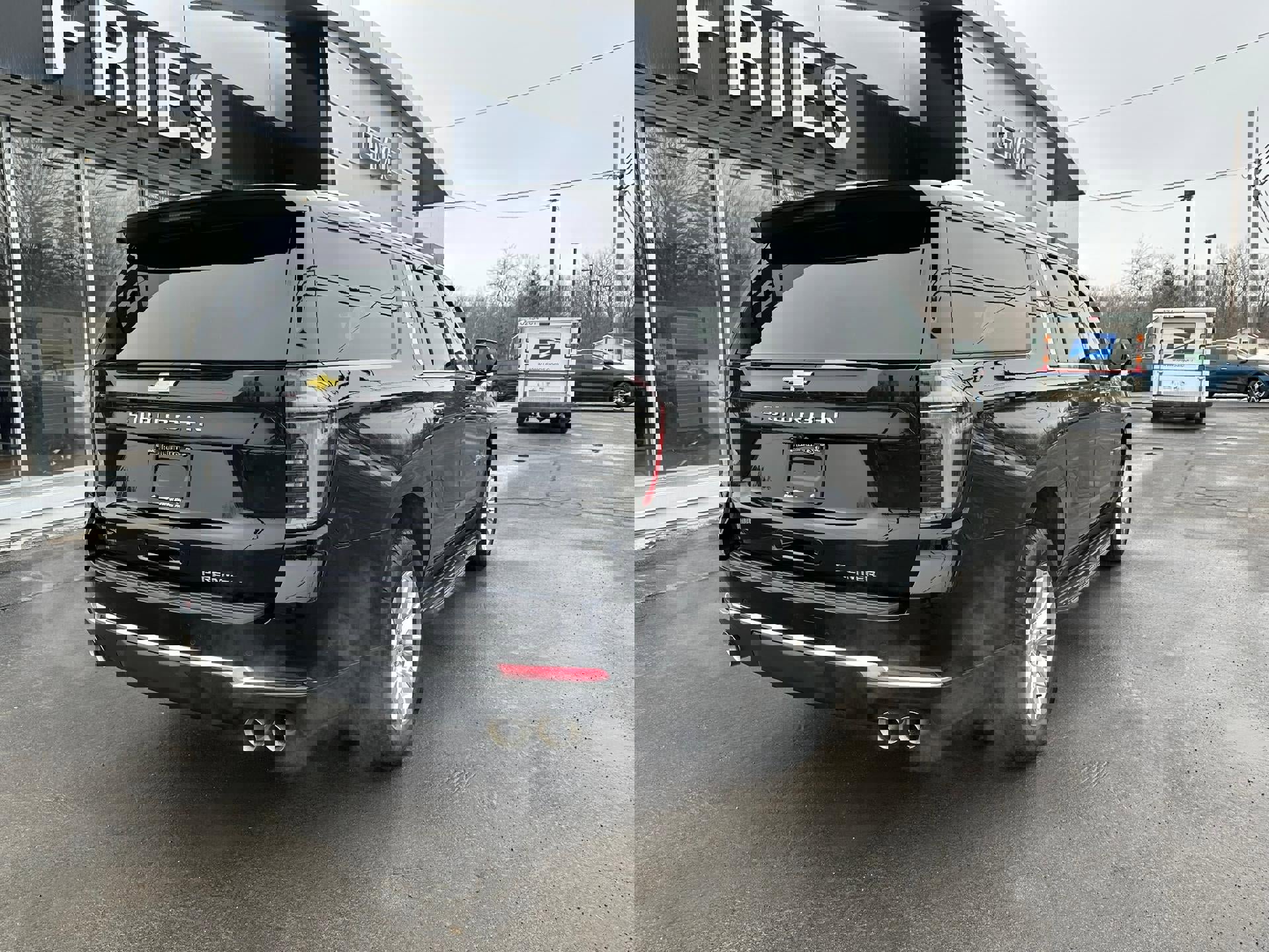 Certified 2025 Chevrolet Suburban Premier image 5