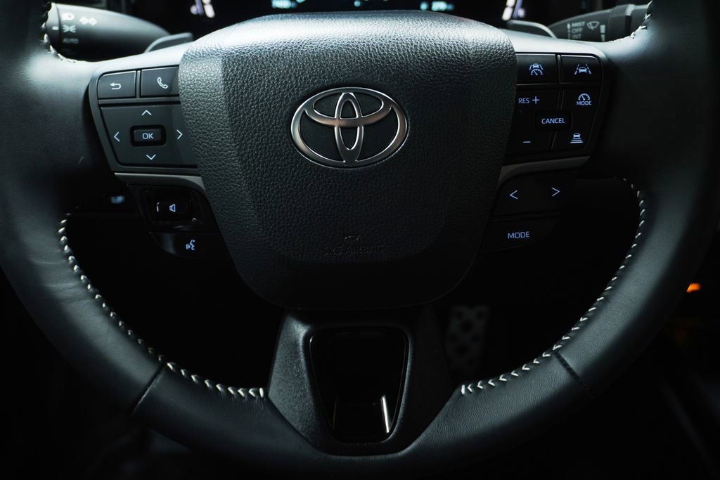 Certified 2025 Toyota Camry SE image 17