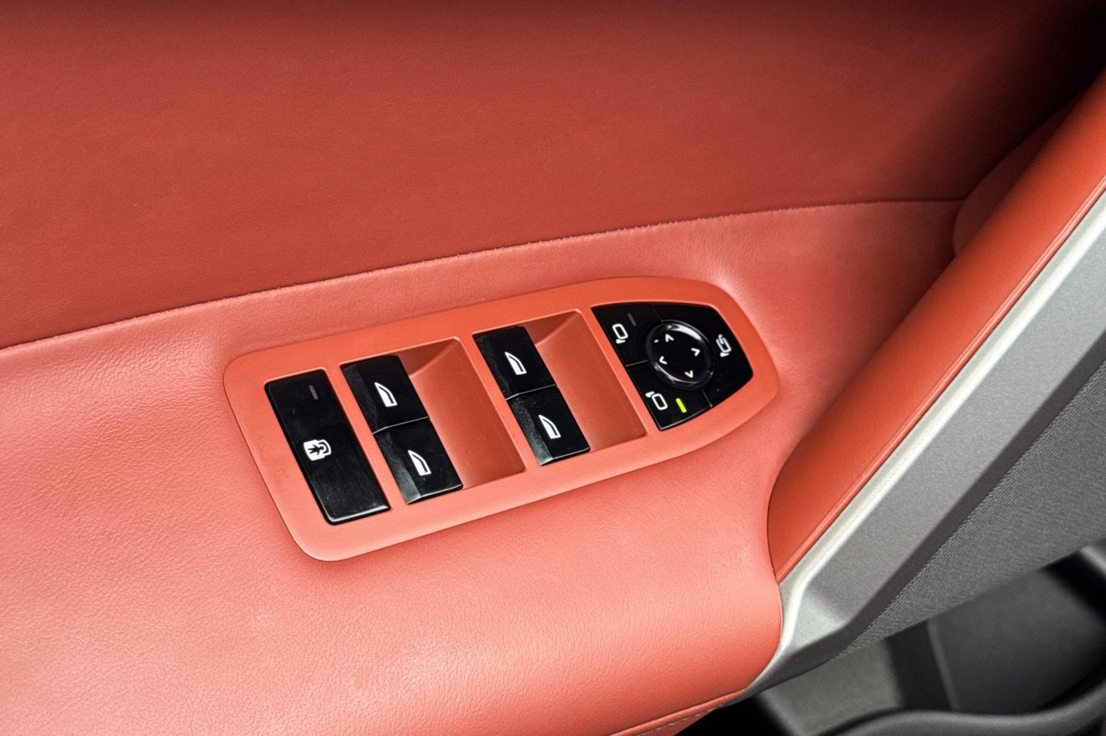 Used 2025 BMW iX M60 image 12