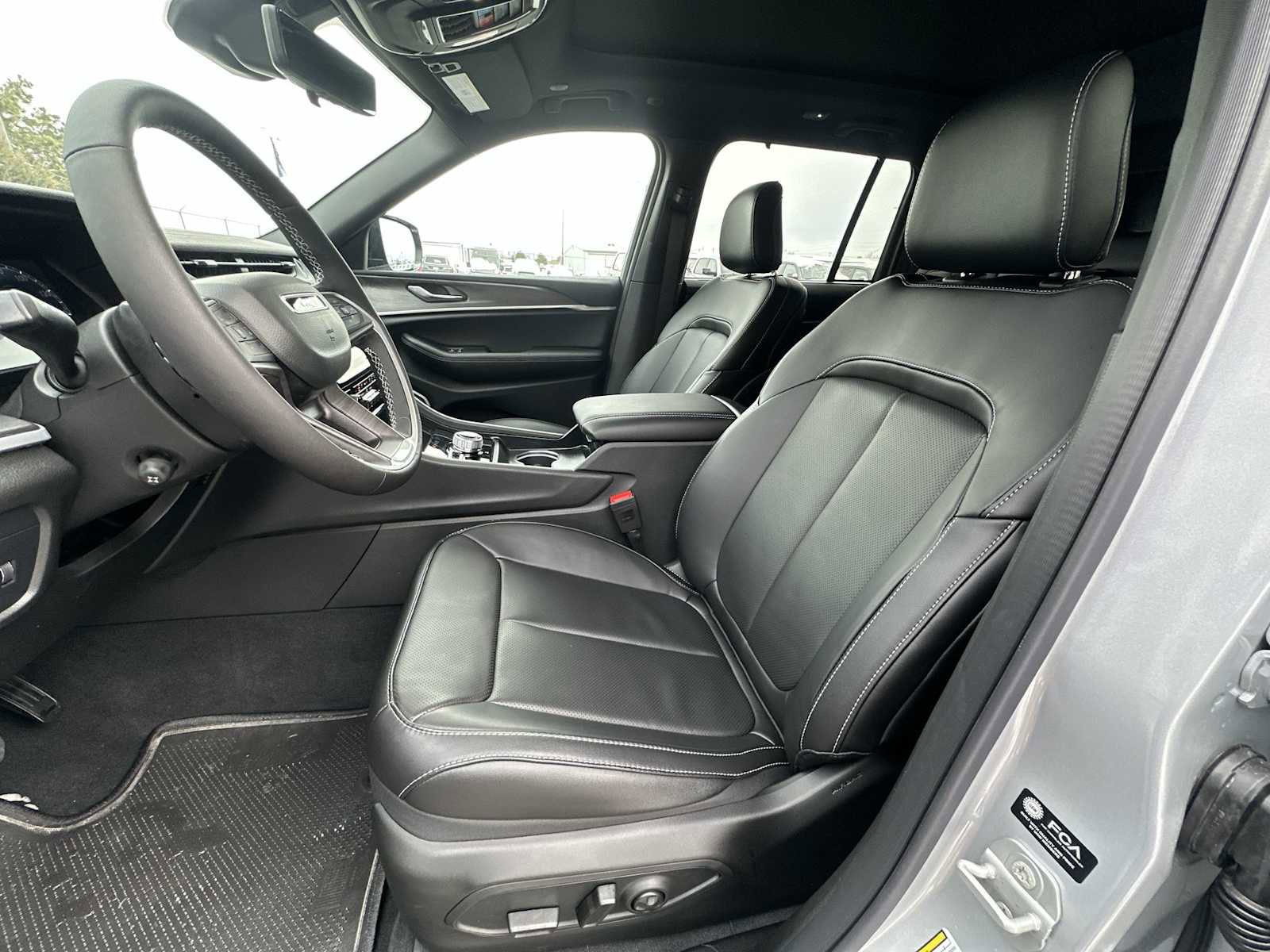 New 2025 Jeep Grand Cherokee Limited image 13