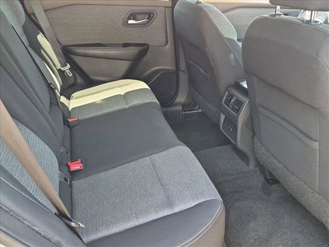 Used 2022 Nissan Rogue SV FWD image 19