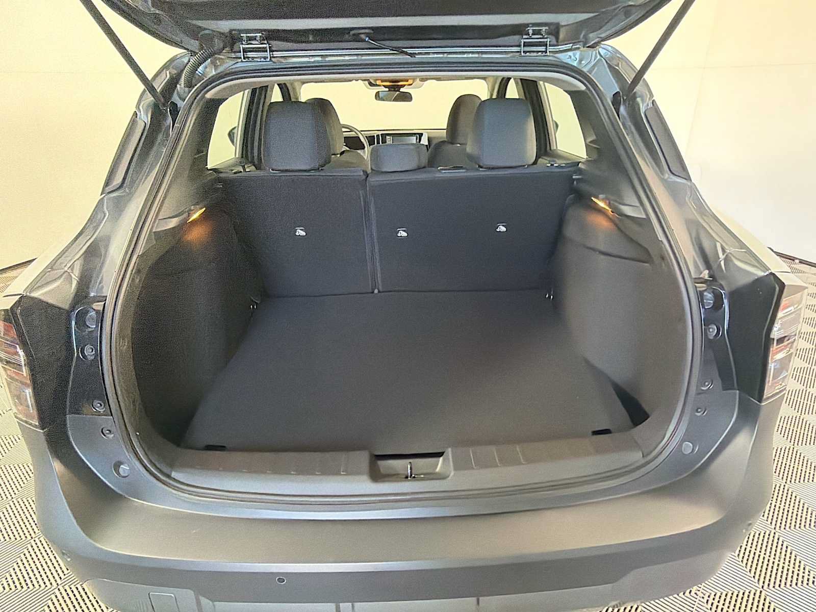 Used 2025 Nissan Kicks S AWD/4WD image 22