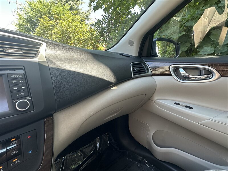 Used 2015 Nissan Sentra SL w/ SL Premium Package FWD image 28
