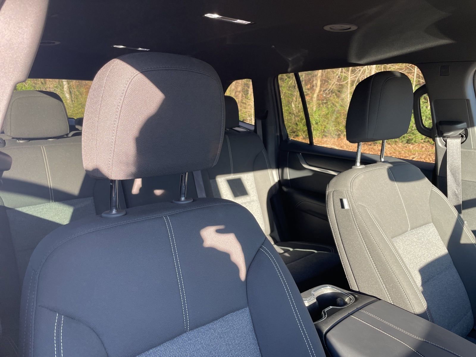 Used 2025 GMC Acadia Elevation image 27