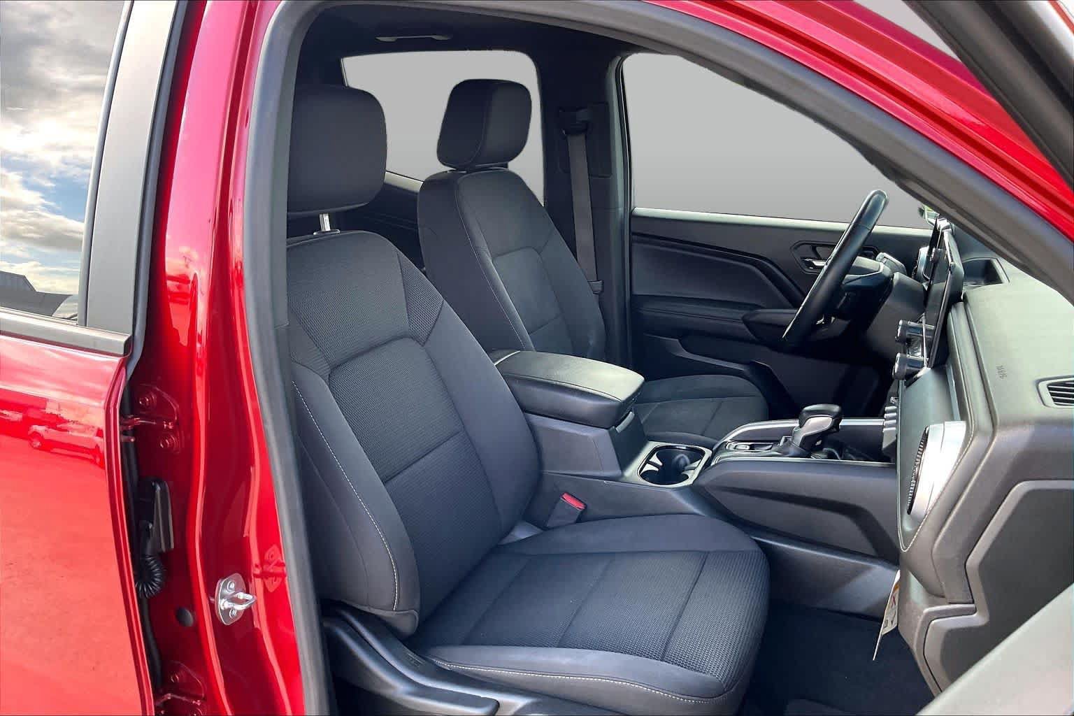 Used 2023 Chevrolet Colorado LT RWD image 8