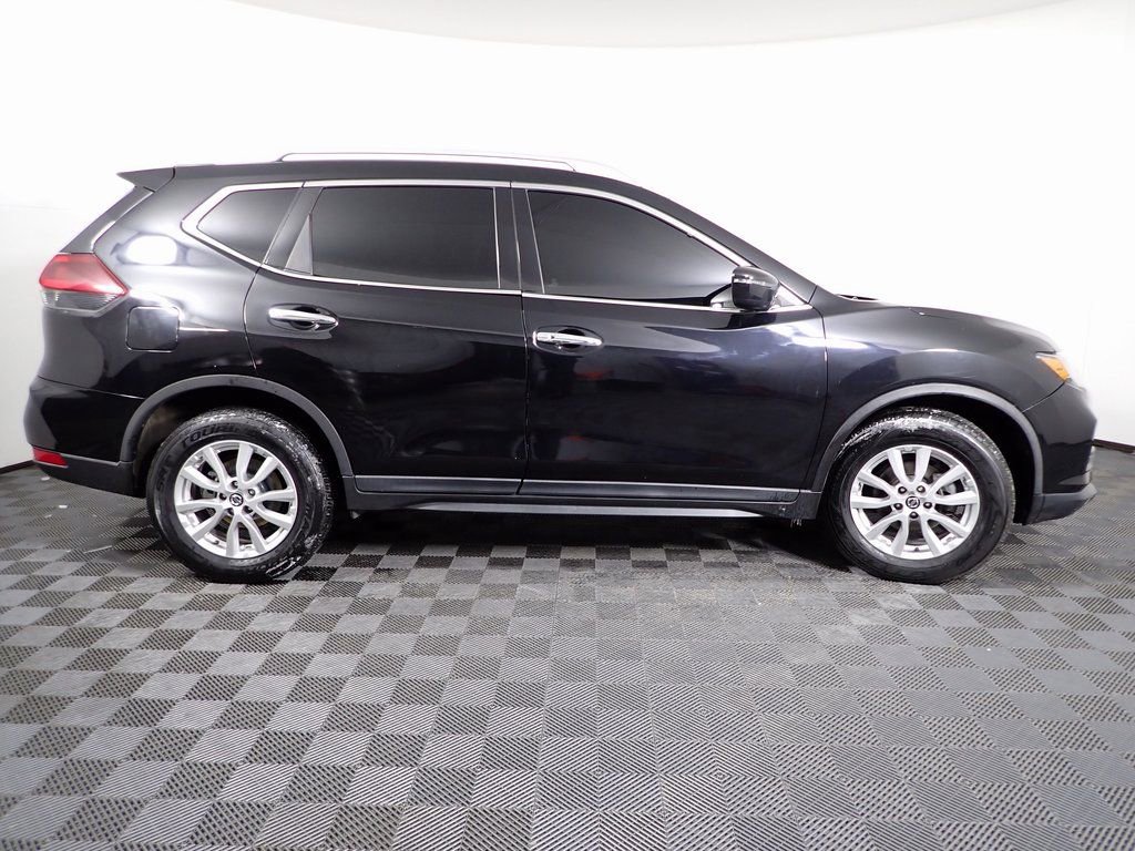 Used 2020 Nissan Rogue SV image 20