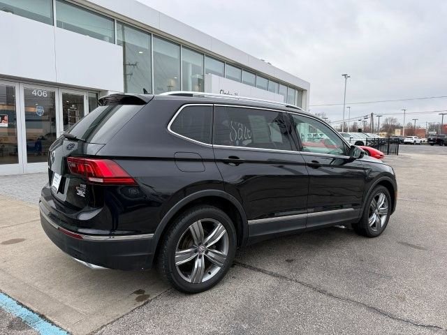 Used 2018 Volkswagen Tiguan SEL Premium w/ 3rd Row Seat Package image 6