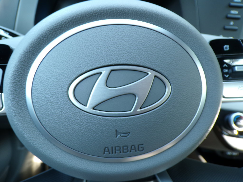 New 2026 Hyundai Elantra SEL Sport Premium FWD image 32