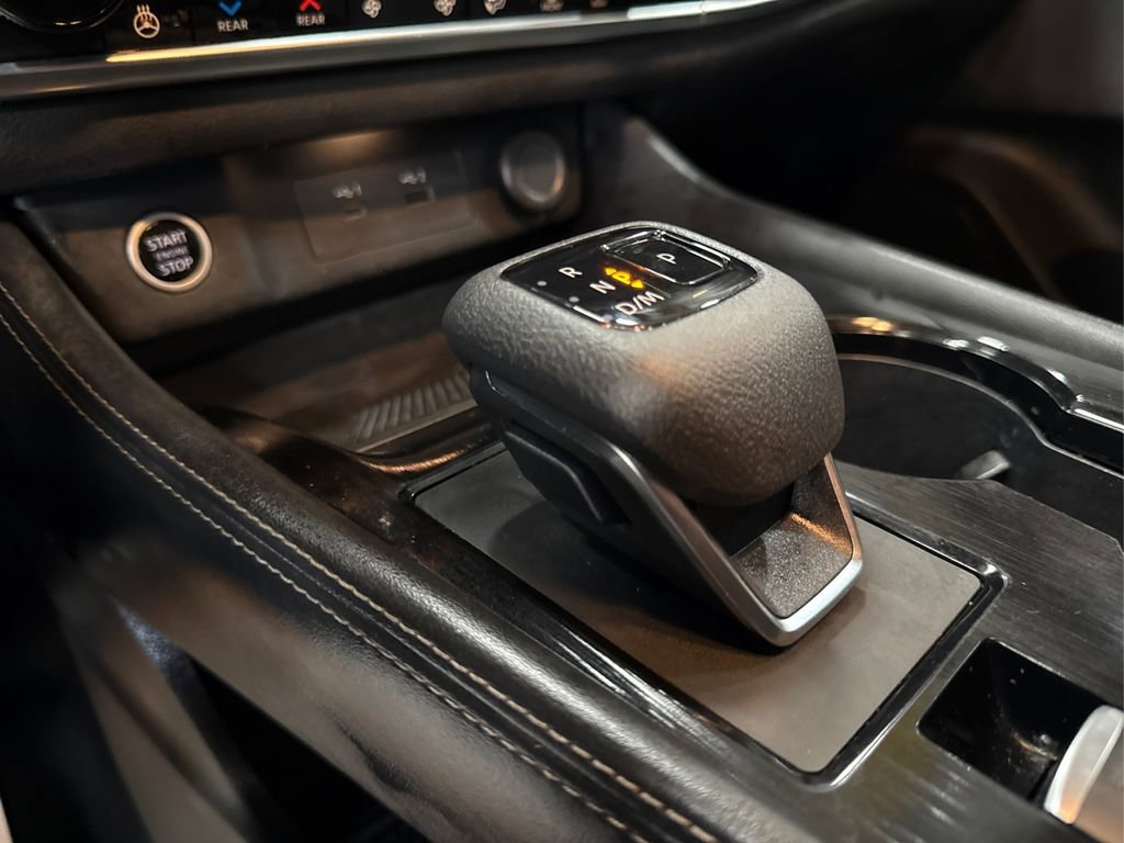 Used 2021 Nissan Rogue SL w/ Premium Package image 30