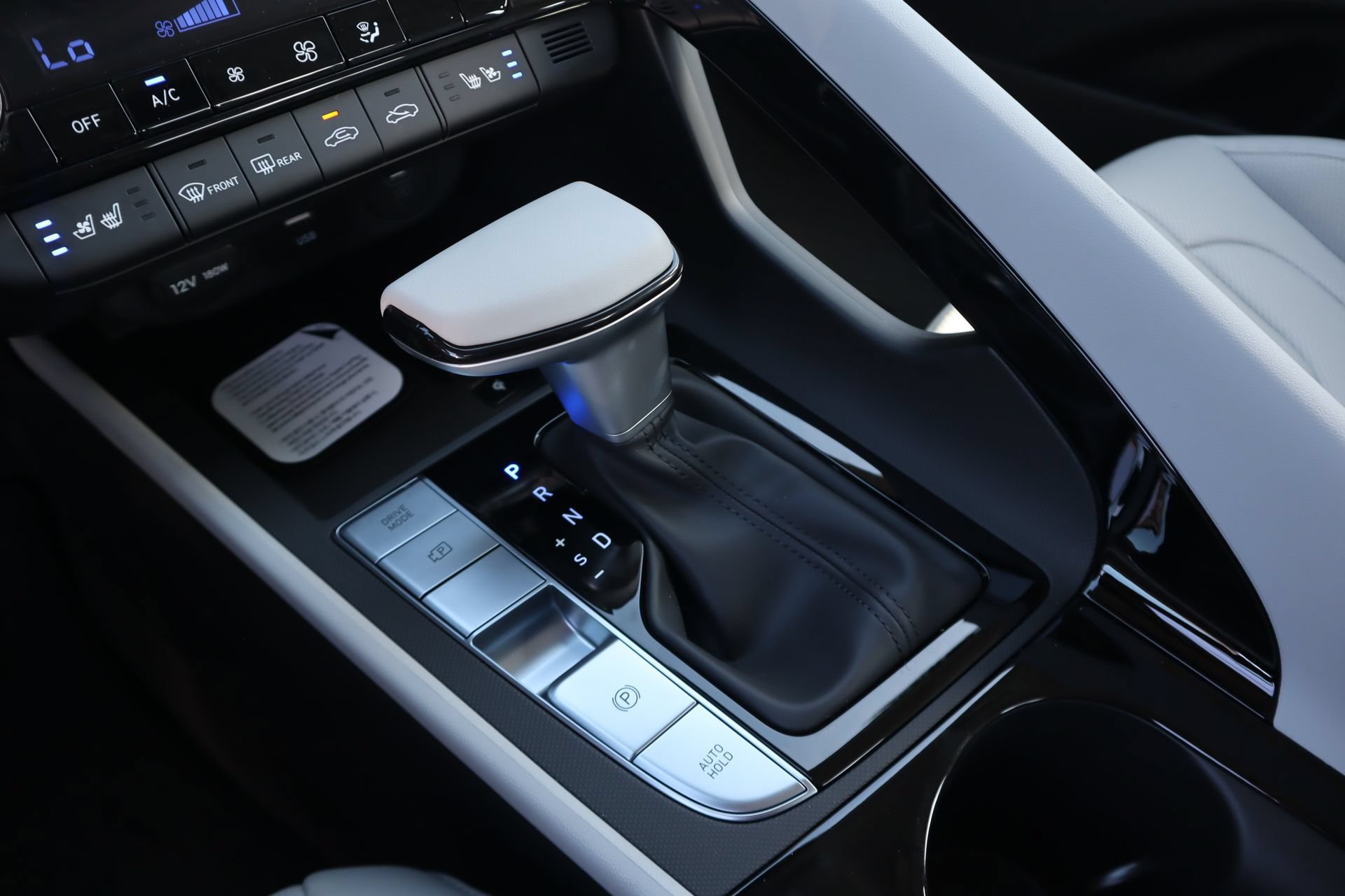 New 2026 Hyundai Elantra Limited FWD image 17