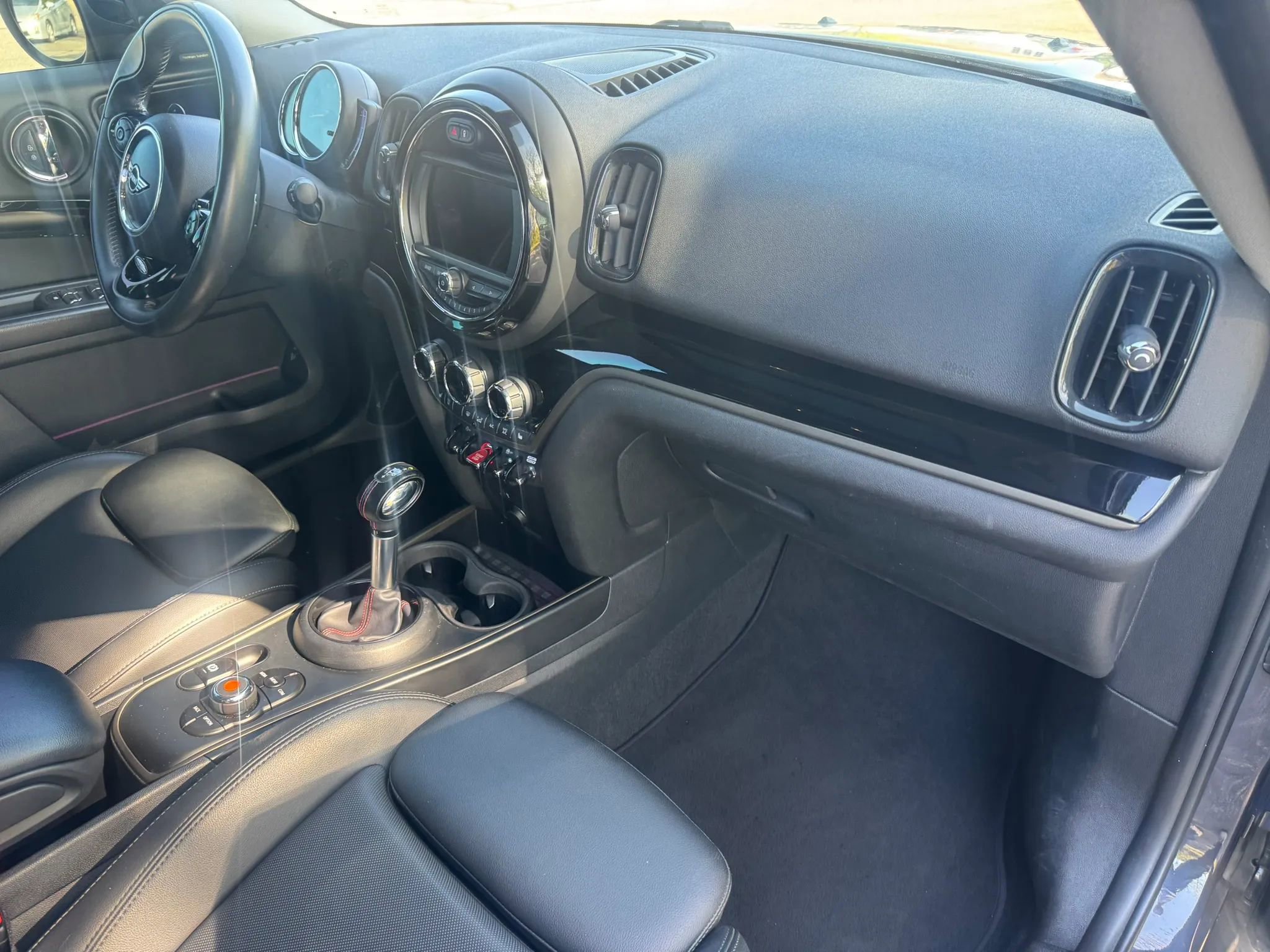 Used 2019 MINI Cooper Countryman S w/ Premium Package image 17