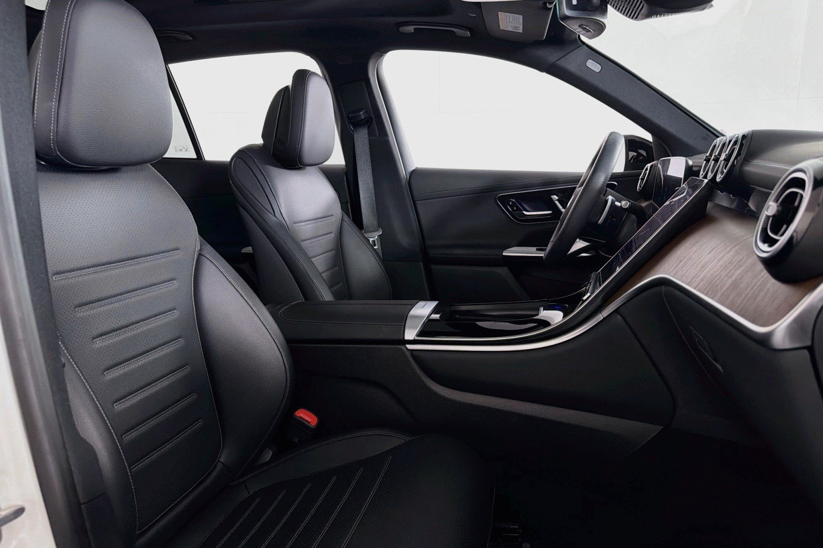 Certified 2024 Mercedes-Benz GLC 300 4MATIC w/ AMG Line image 7