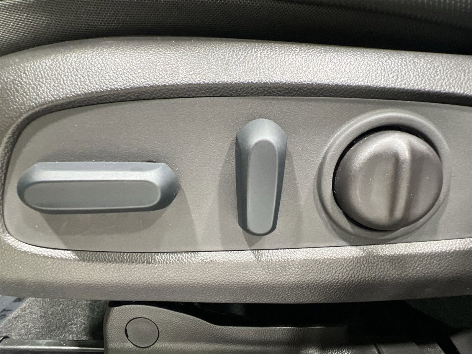 Used 2023 Chevrolet TrailBlazer RS w/ Sun and Liftgate Package image 12