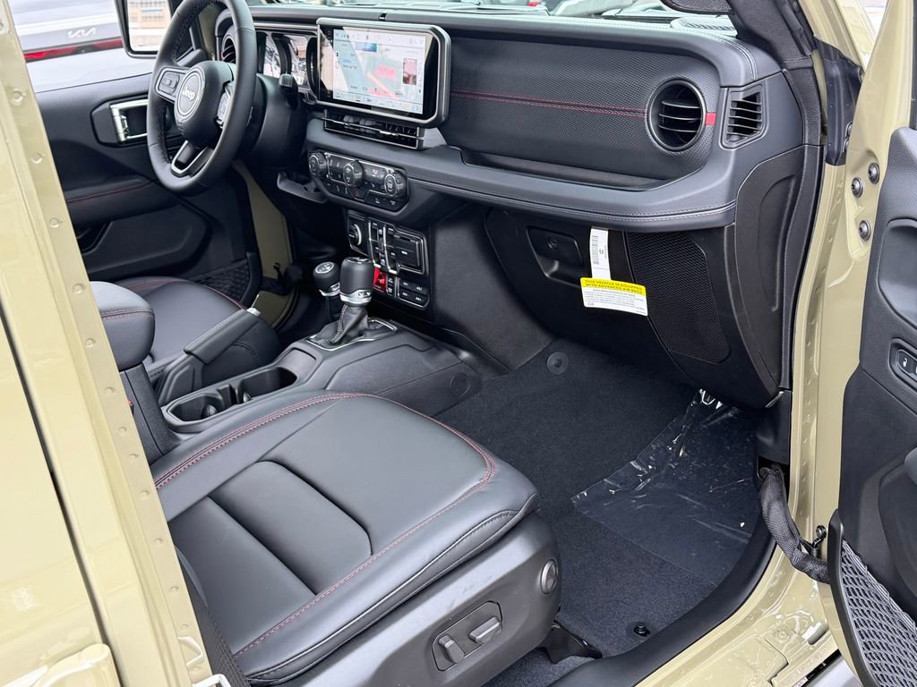 New 2026 Jeep Wrangler Unlimited Rubicon w/ Technology Group image 24