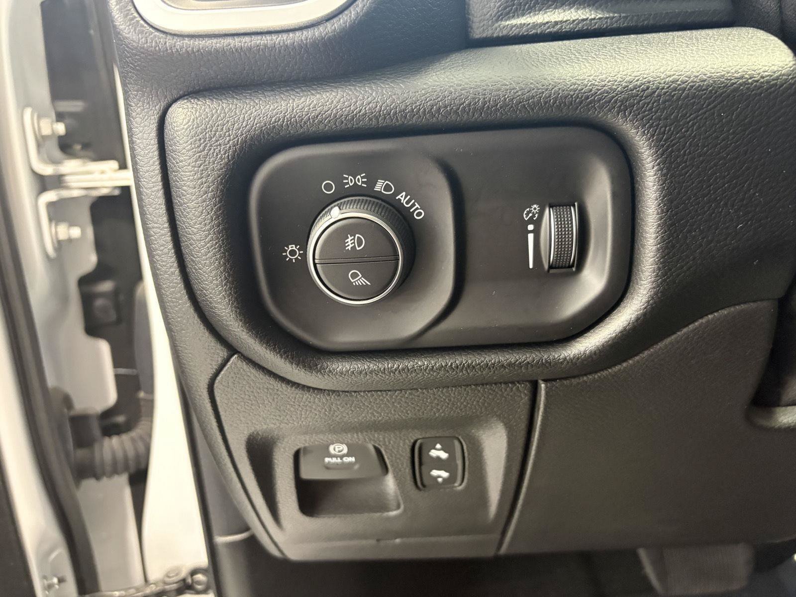 Used 2020 RAM 1500 Big Horn AWD/4WD image 8