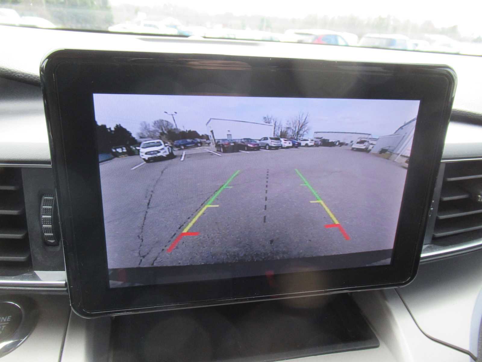 Used 2022 Ford Explorer XLT w/ Equipment Group 202A image 29